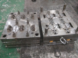 汽車配件雨刮塑膠模具，注塑模具制造，精密模具加工
